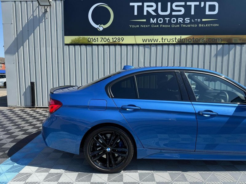 BMW 3 SERIES